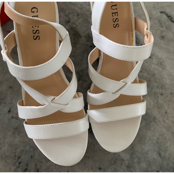 Guess Sandles - Picture 1 of 5